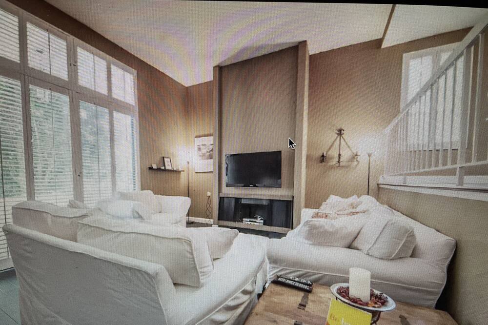 Photo of Livingroom in Hermosa Beach