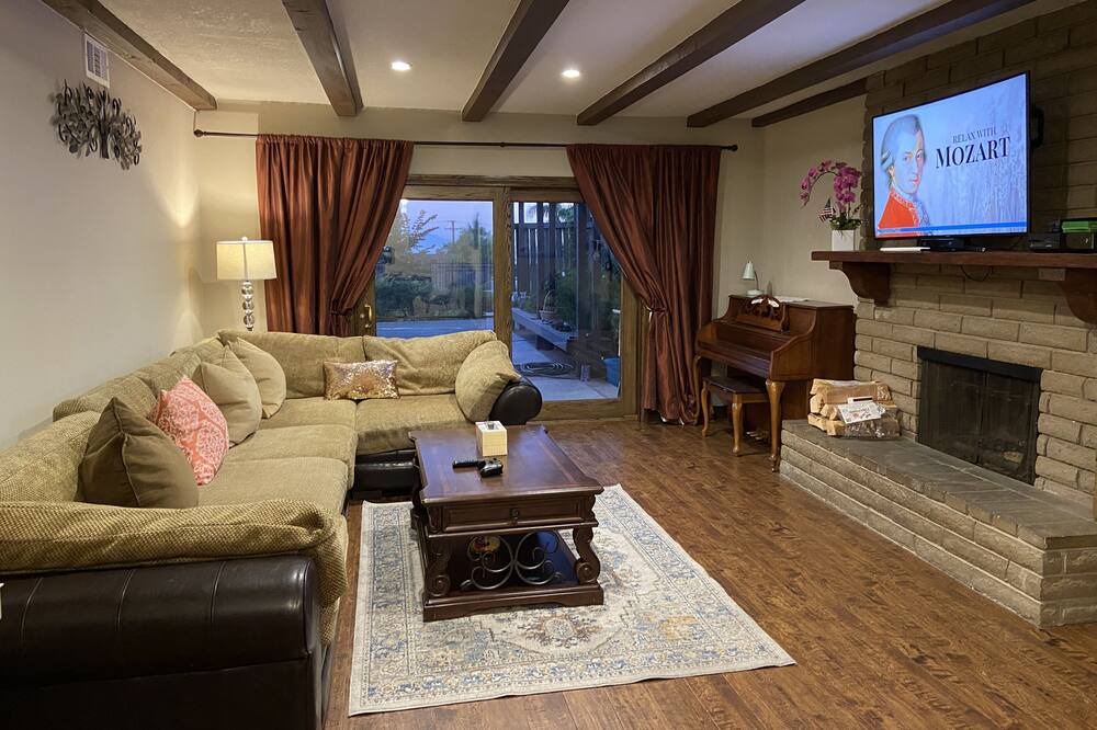 Photo of Livingroom in Rancho Cucamonga