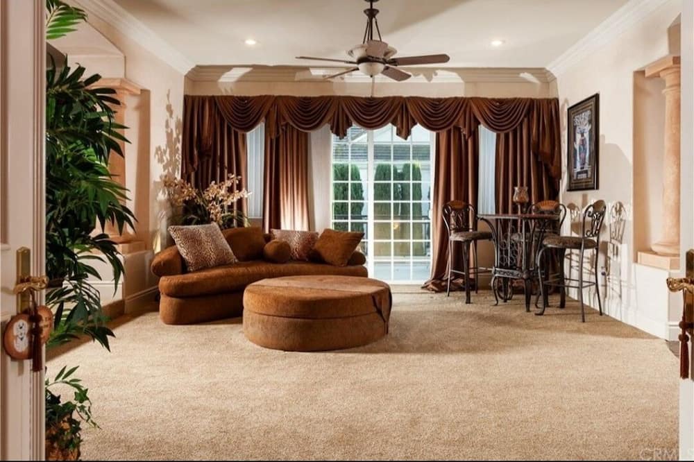Photo of Livingroom in Laguna Hills
