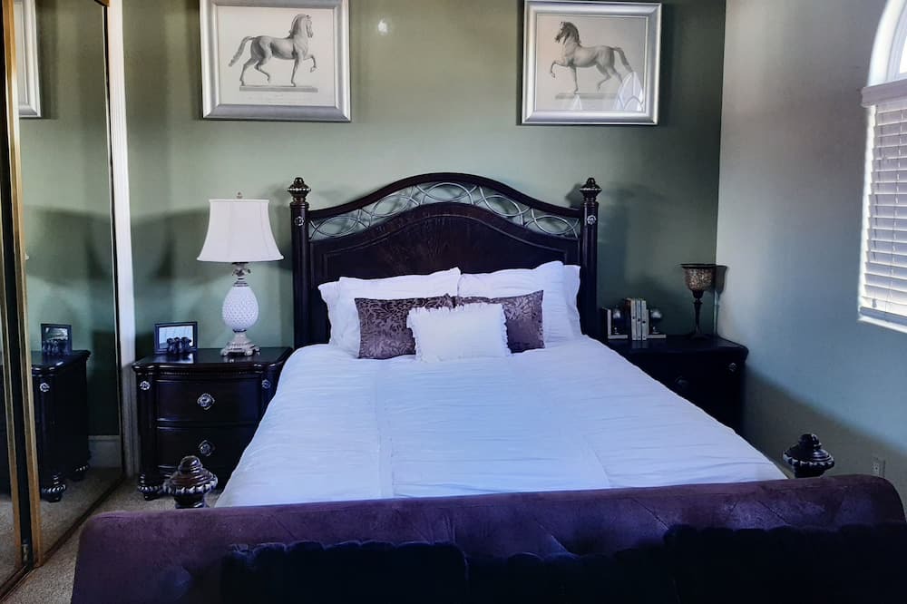Photo of Bedroom in Laguna Hills