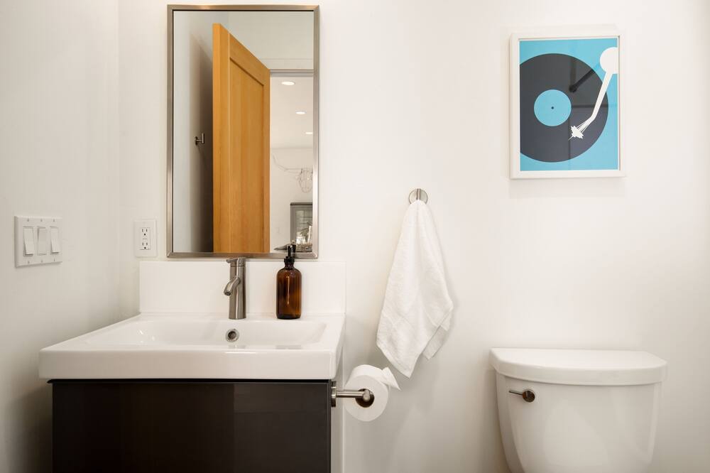 Photo of Bathroom in Joshua Tree Highlands
