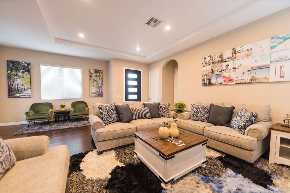 Photo of Livingroom in Garden Grove