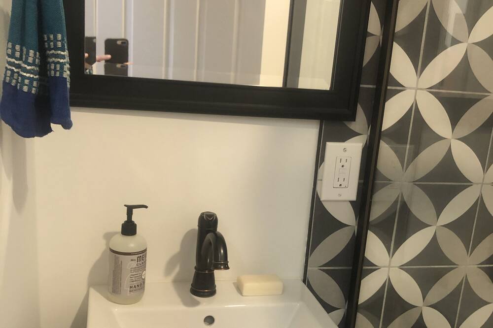 Photo of Bathroom in Oakland