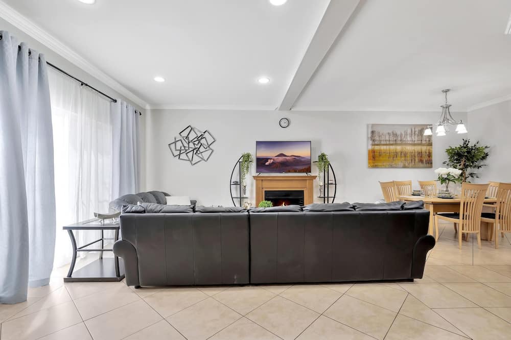 Photo of Bedroom in Pico Rivera