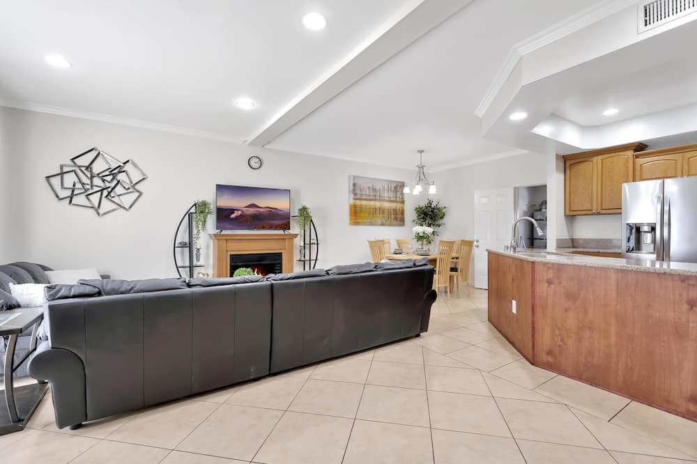 Photo of Bedroom in Pico Rivera