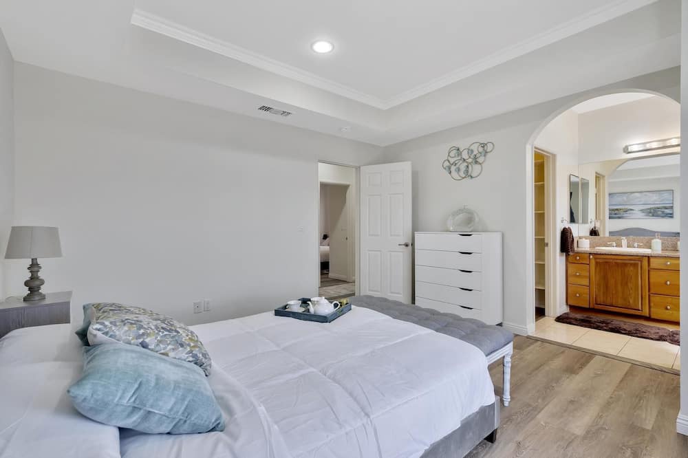 Photo of Bedroom in Pico Rivera