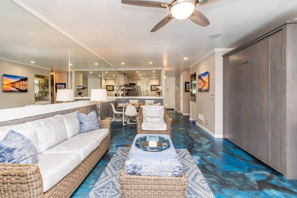 Photo of Livingroom in Townsite