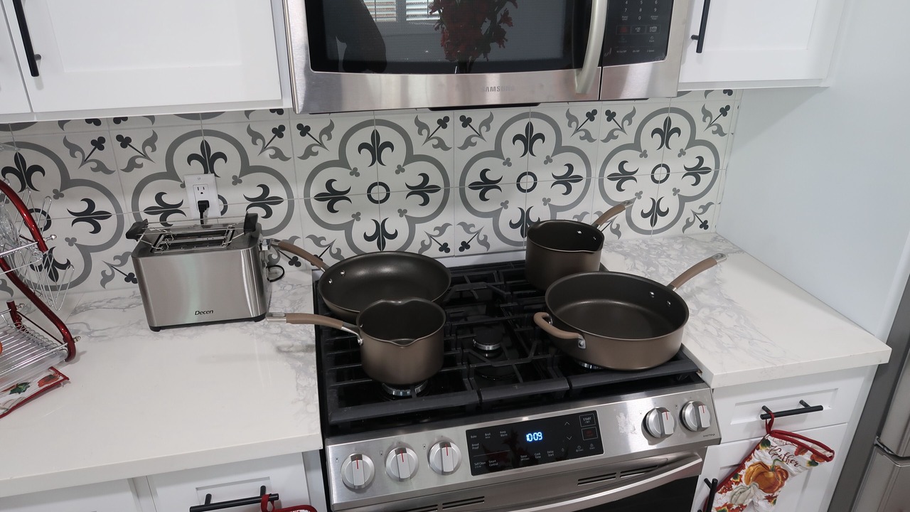 Photo of Kitchen in Harbor Gateway North