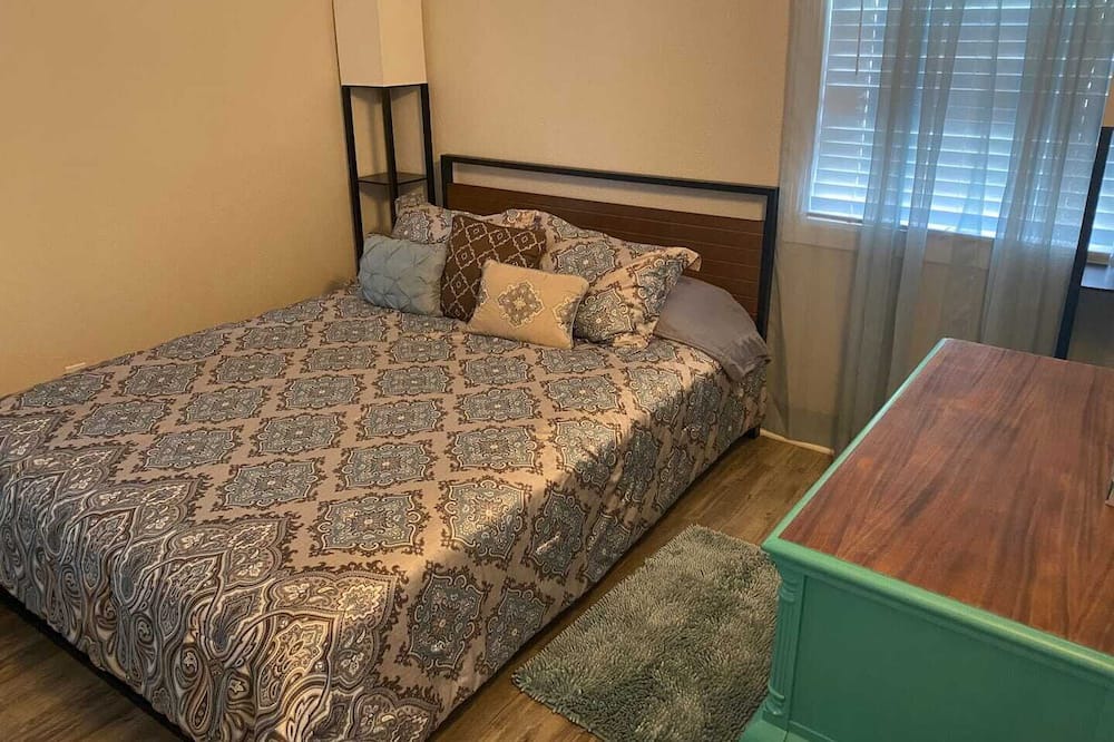 Photo of Bedroom in Eureka