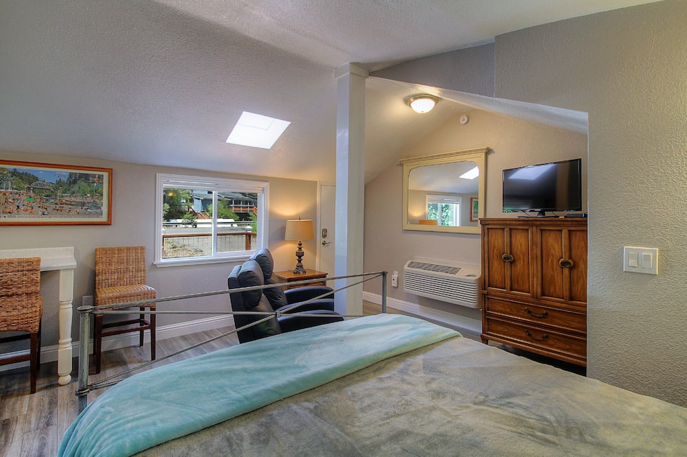 Photo of Bedroom in Forestville