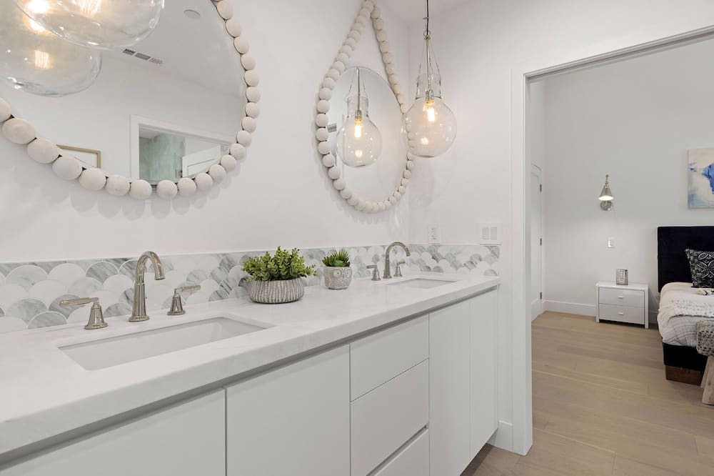 Photo of Bathroom in Western Malibu
