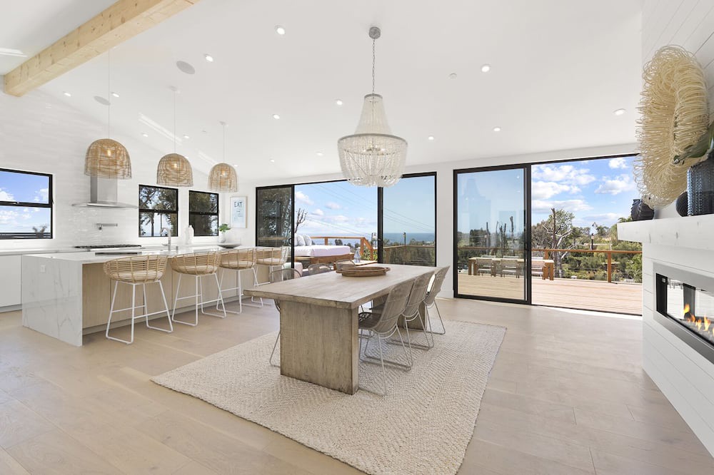Photo of Livingroom in Western Malibu