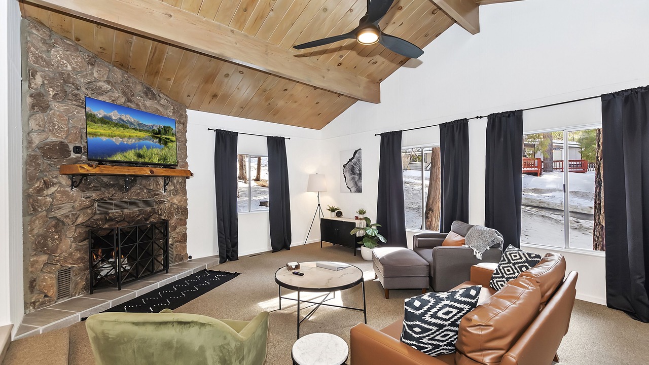 Photo of Livingroom in Running Springs