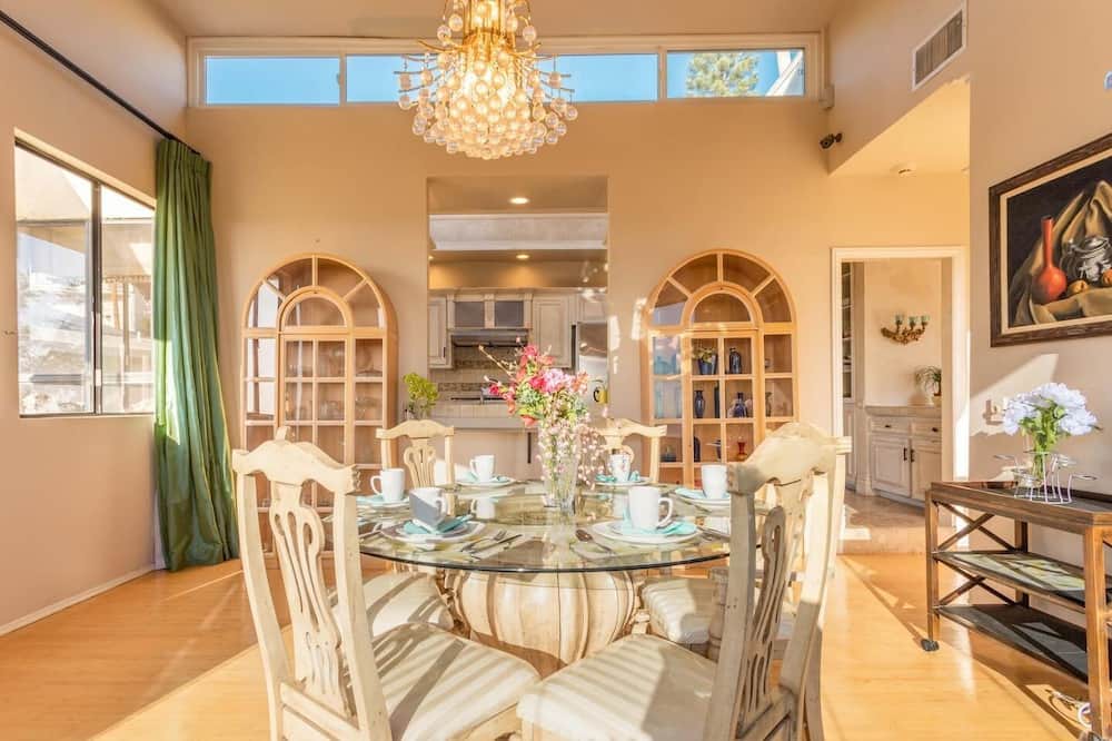 Photo of Livingroom in Whittier