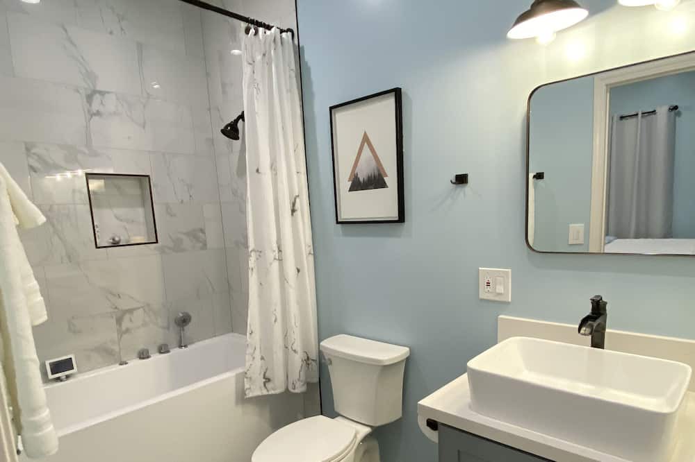 Photo of Bathroom in Wrightwood