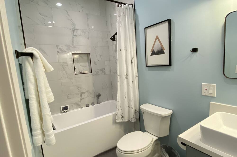 Photo of Bathroom in Wrightwood
