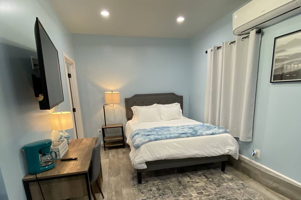 Photo of Bedroom in Wrightwood