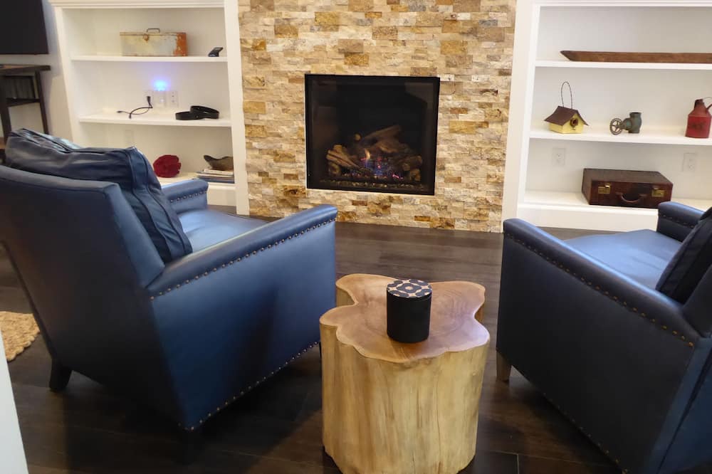 Photo of Livingroom in St. Helena