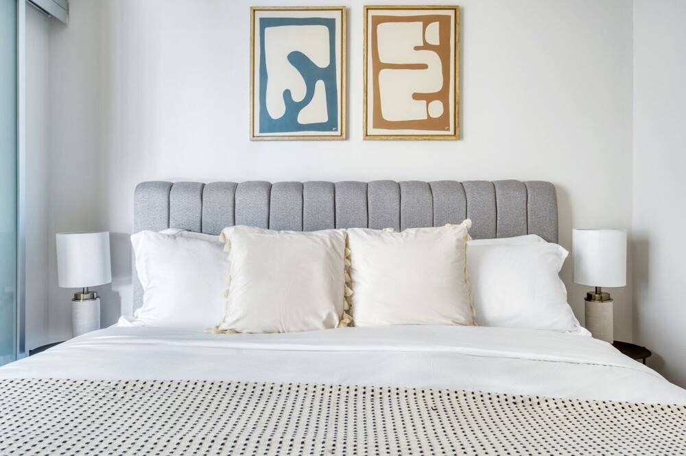 Photo of Bedroom in Downtown Oakland
