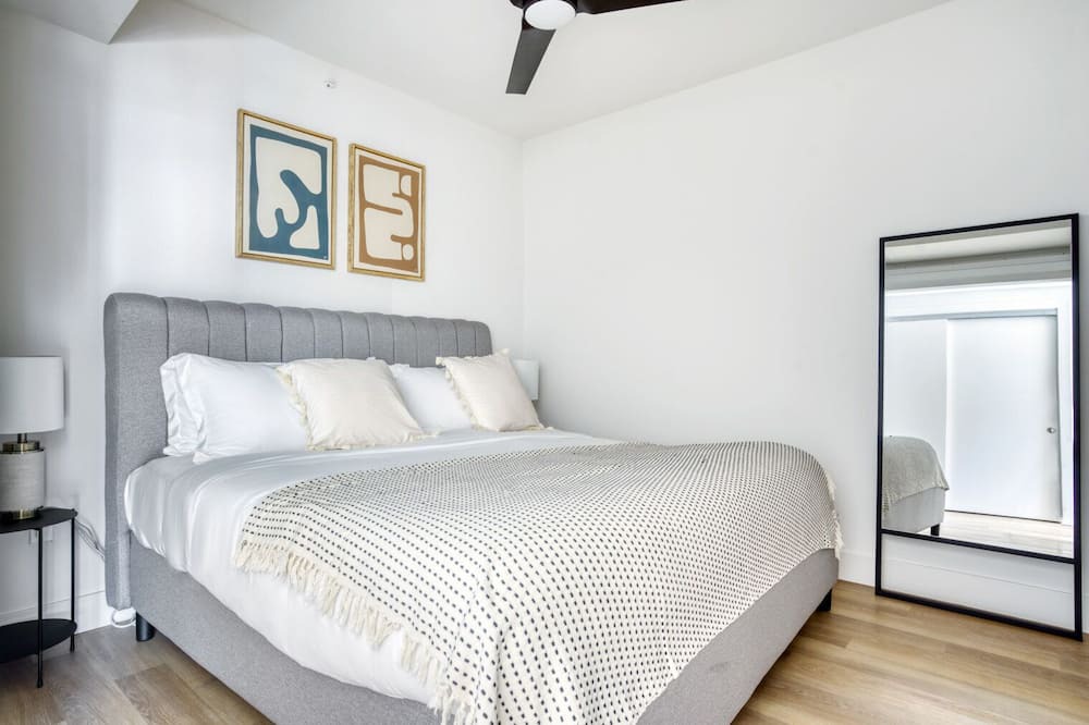 Photo of Bedroom in Downtown Oakland