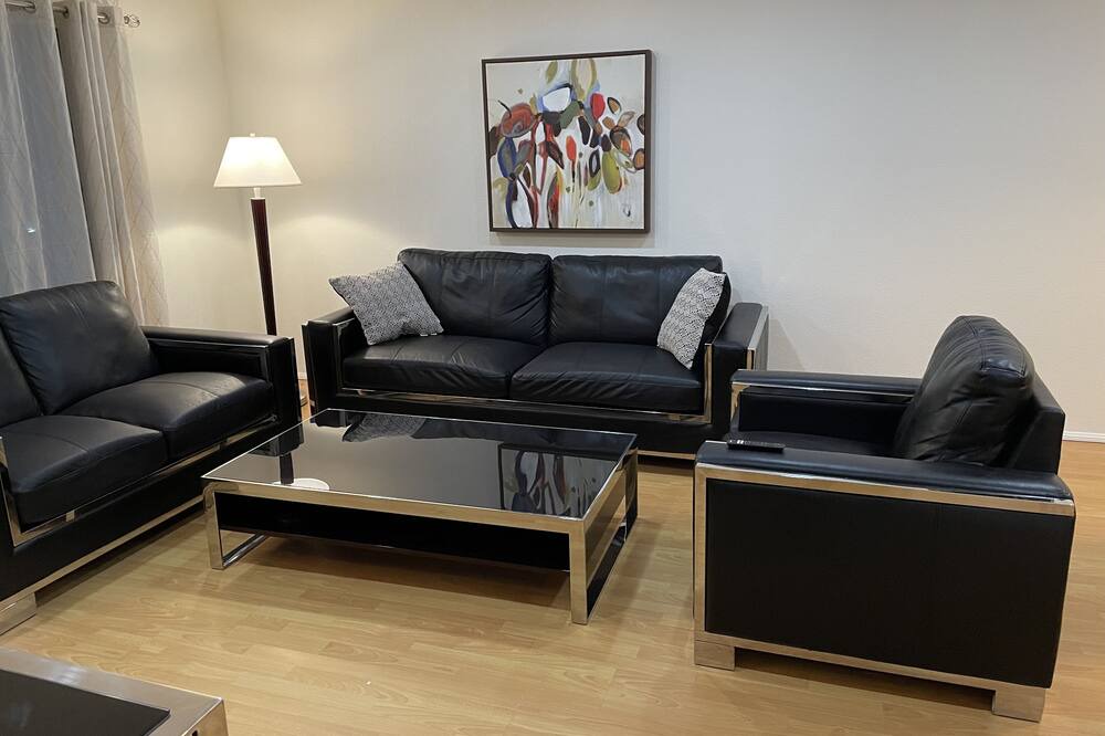 Photo of Livingroom in Downtown
