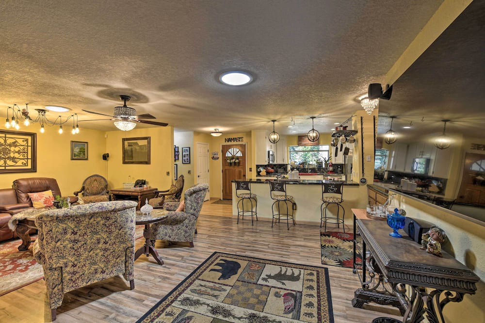 Photo of Livingroom in Glencoe