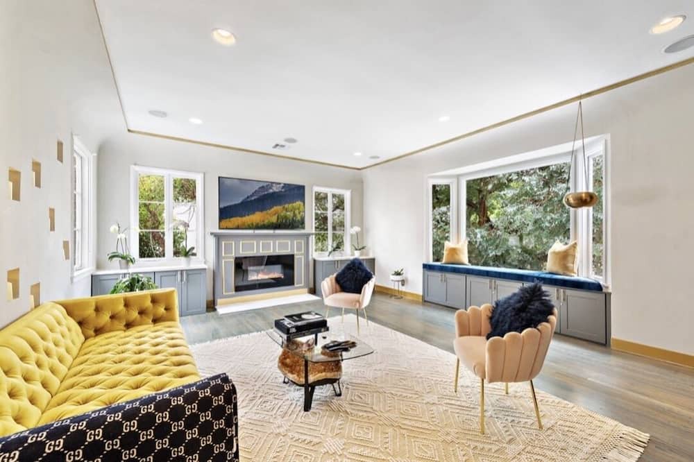 Photo of Livingroom in Studio City