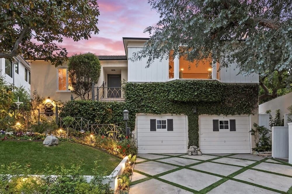 Photo of Outdoor in Studio City