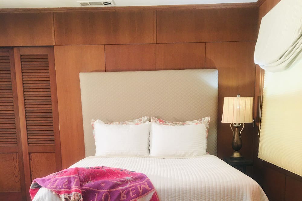 Photo of Bedroom in West Park Community