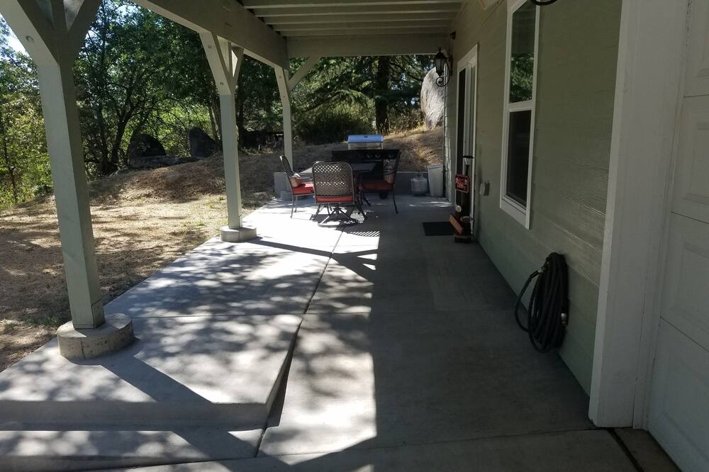 Photo of Patio Balcony in Oakhurst