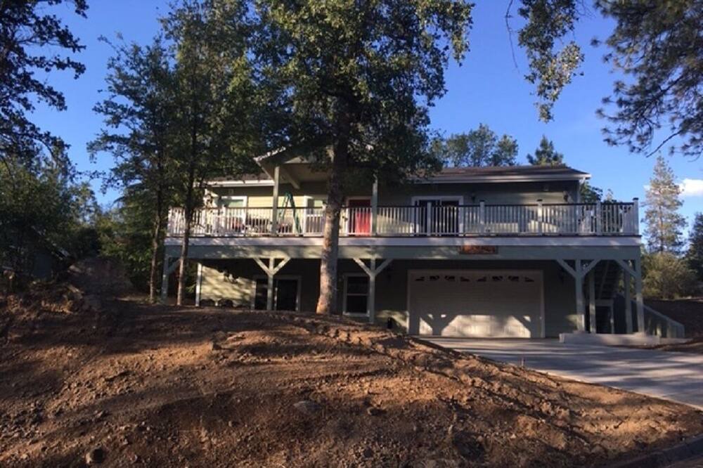 Photo of Outdoor in Oakhurst