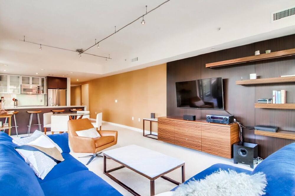 Photo of Livingroom in Cortez Hill