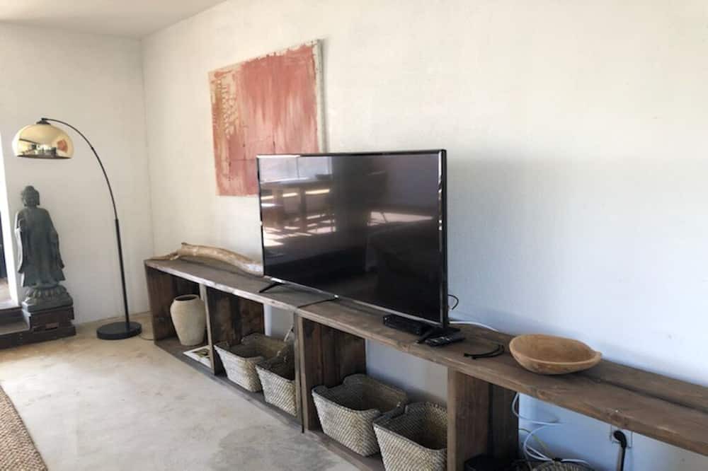 Photo of Bedroom in Morongo Valley