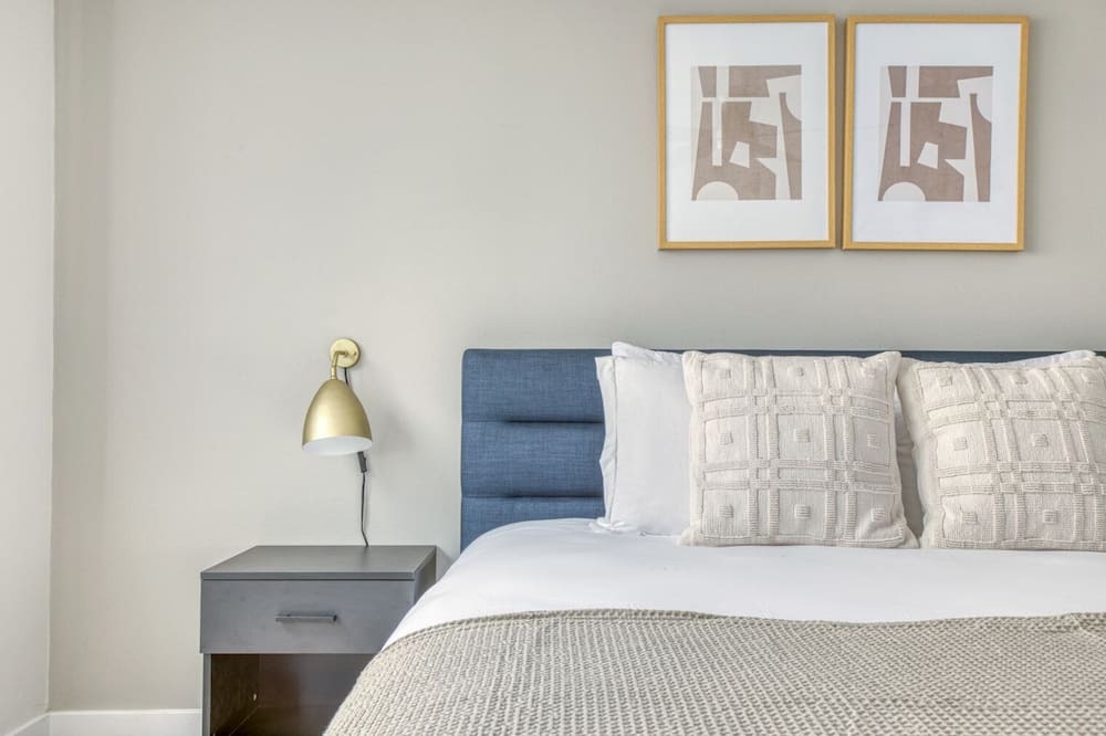 Photo of Bedroom in Valley Village
