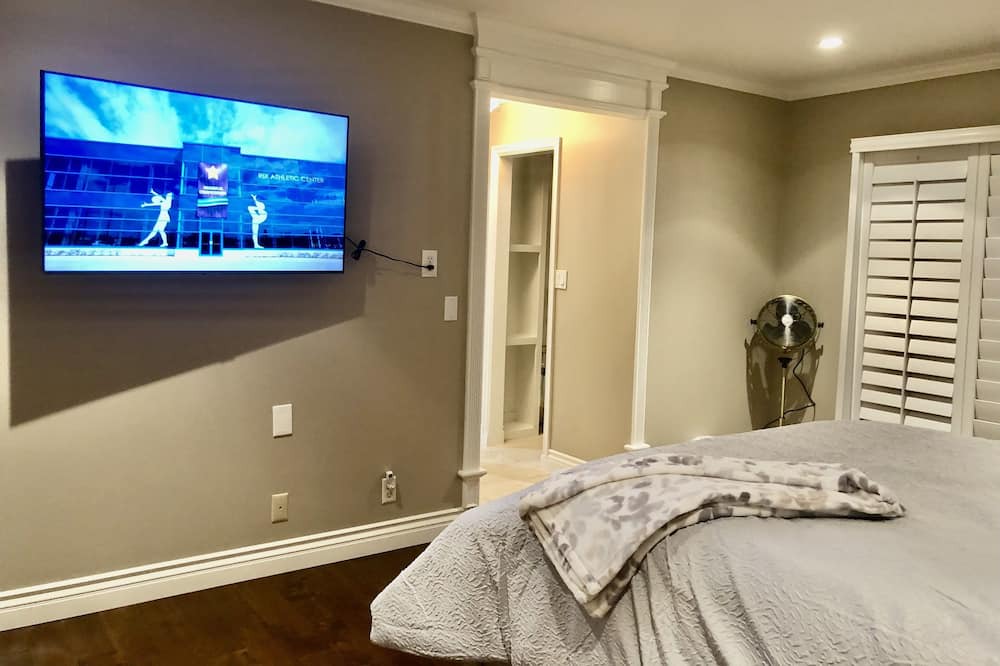 Photo of Bedroom in Huntington Beach