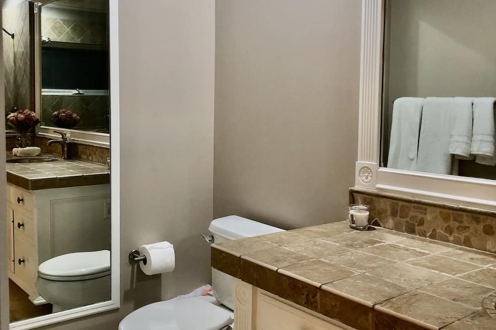 Photo of Bathroom in Huntington Beach