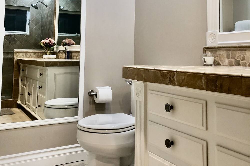 Photo of Bathroom in Huntington Beach