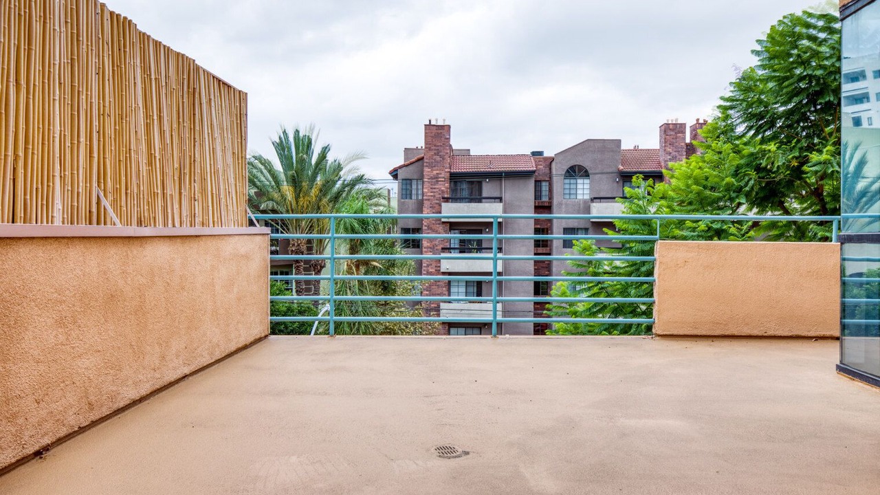 Photo of Outdoor in Hollywood Hills West