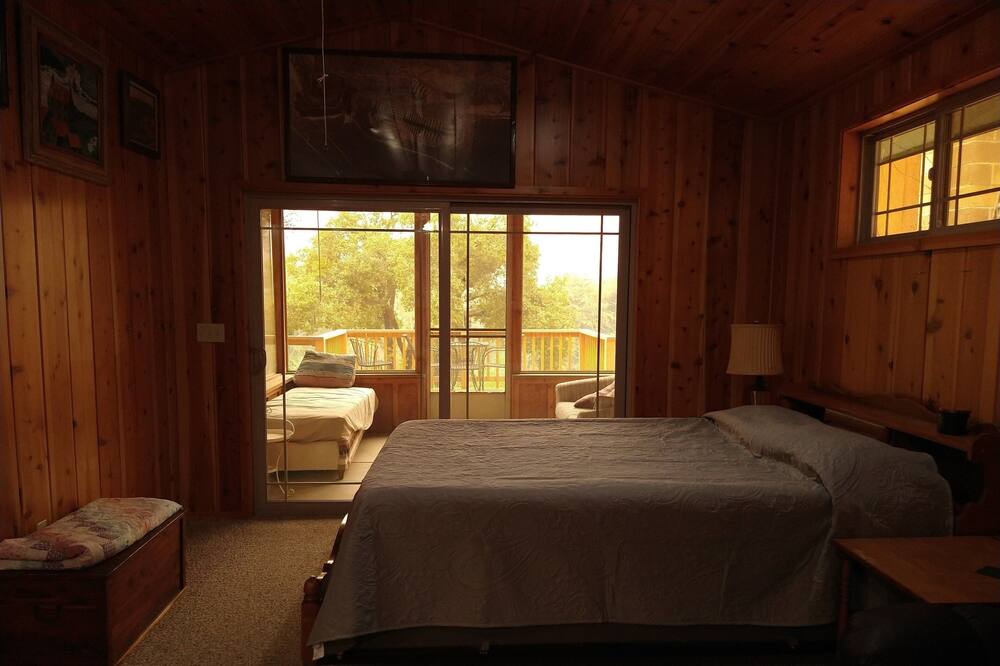 Photo of Bedroom in Kernville