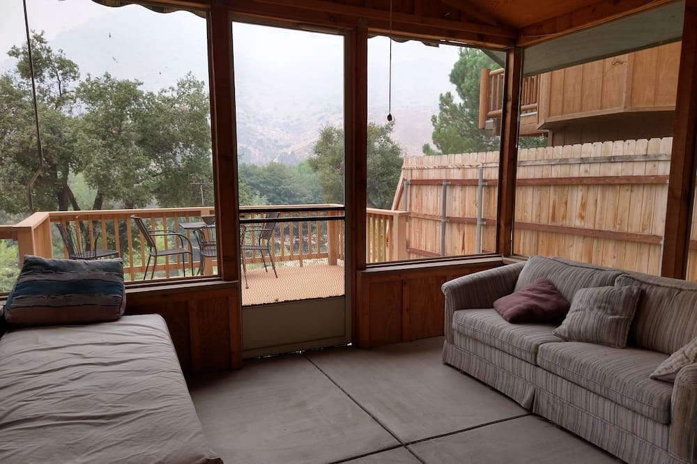 Photo of Livingroom in Kernville