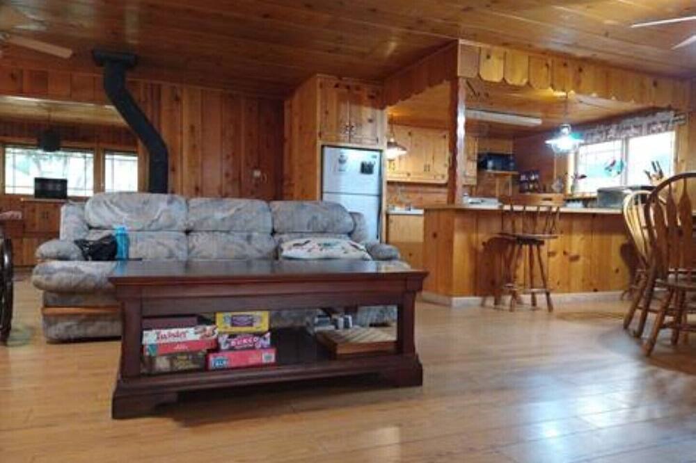 Photo of Livingroom in Kernville