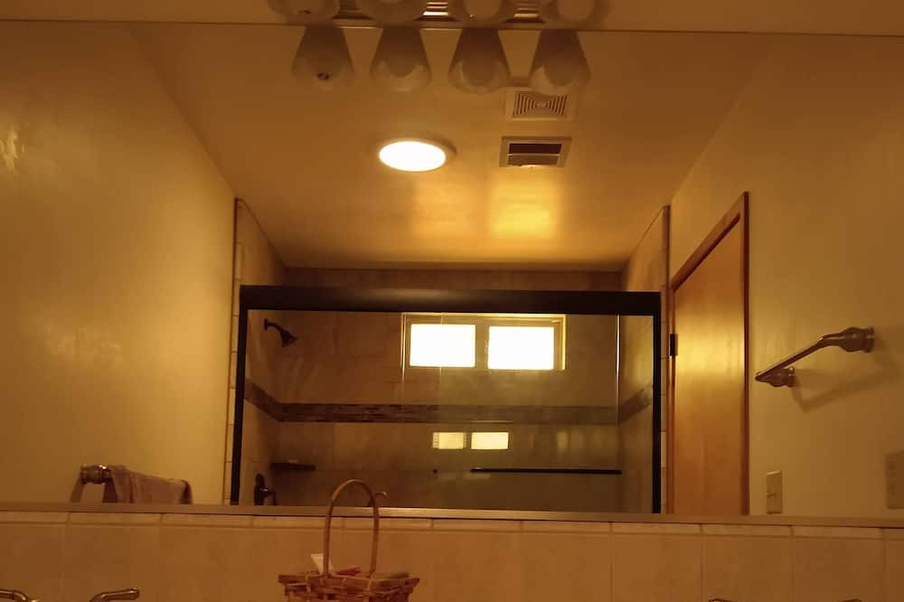 Photo of Bathroom in Kernville