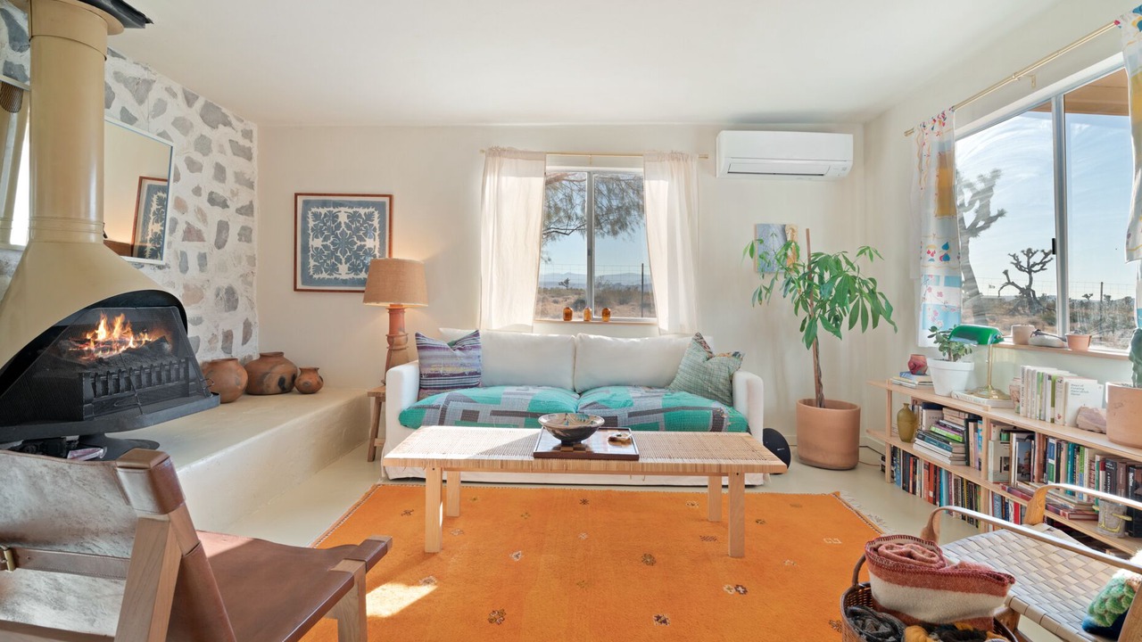 Photo of Livingroom in Landers