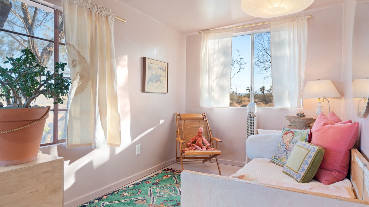 Photo of Livingroom in Landers