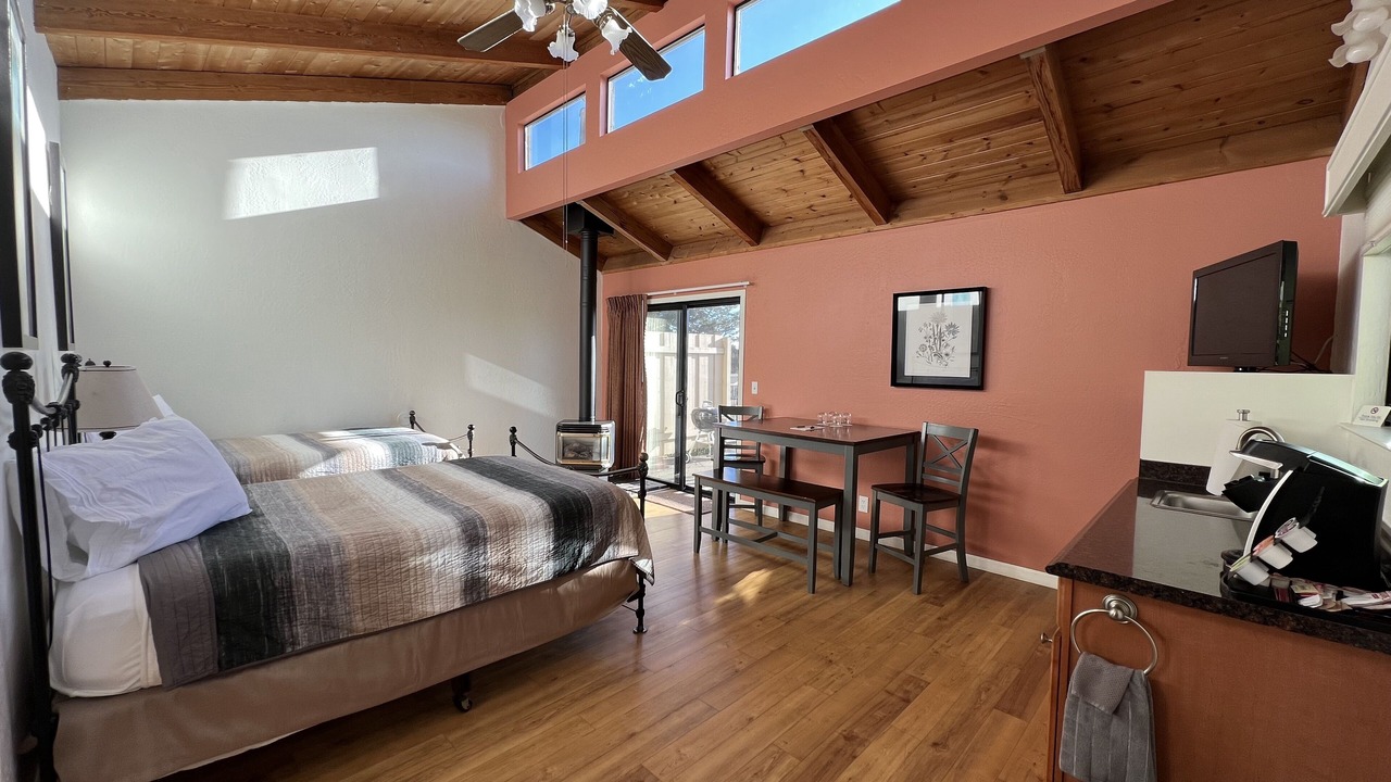 Photo of Bedroom in Timber Cove