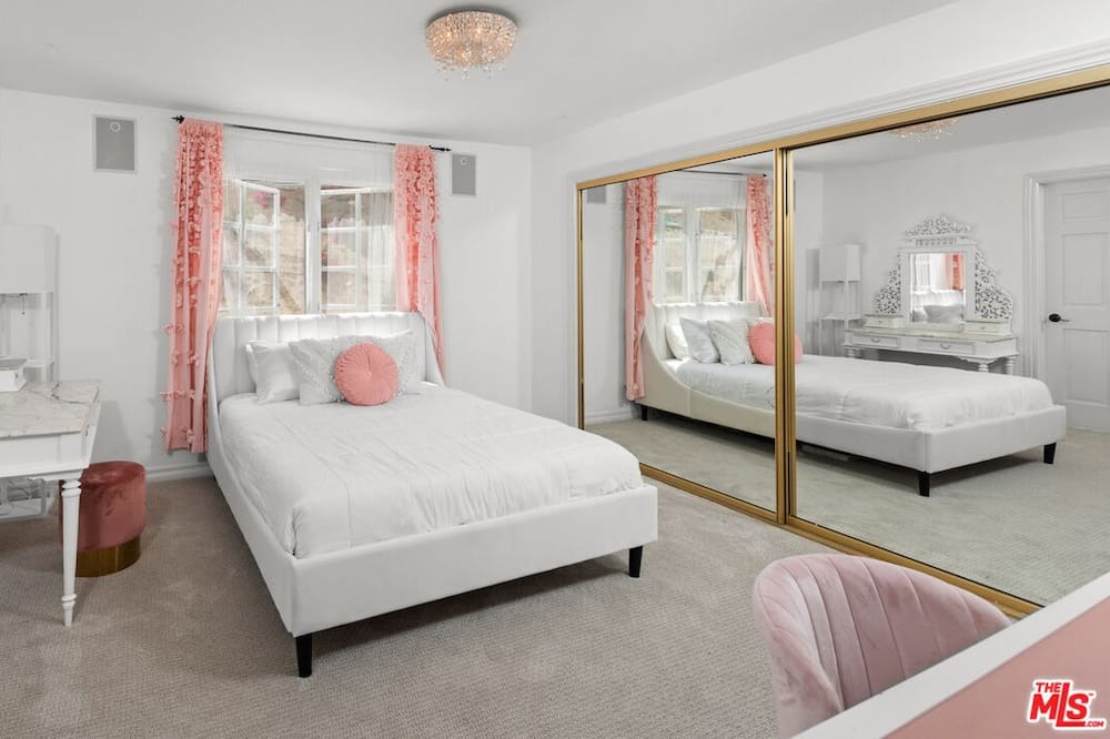 Photo of Bedroom in Pacific Palisades