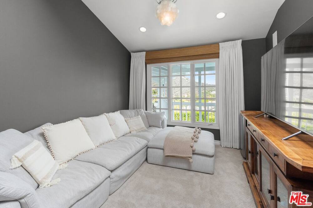 Photo of Livingroom in Pacific Palisades