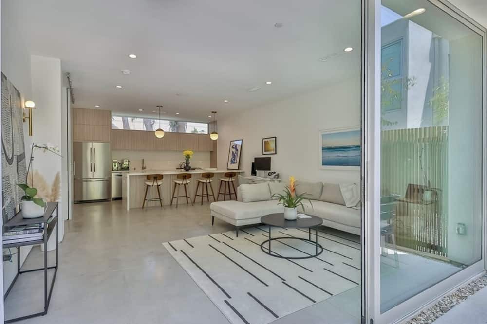 Photo of Bedroom in Sawtelle