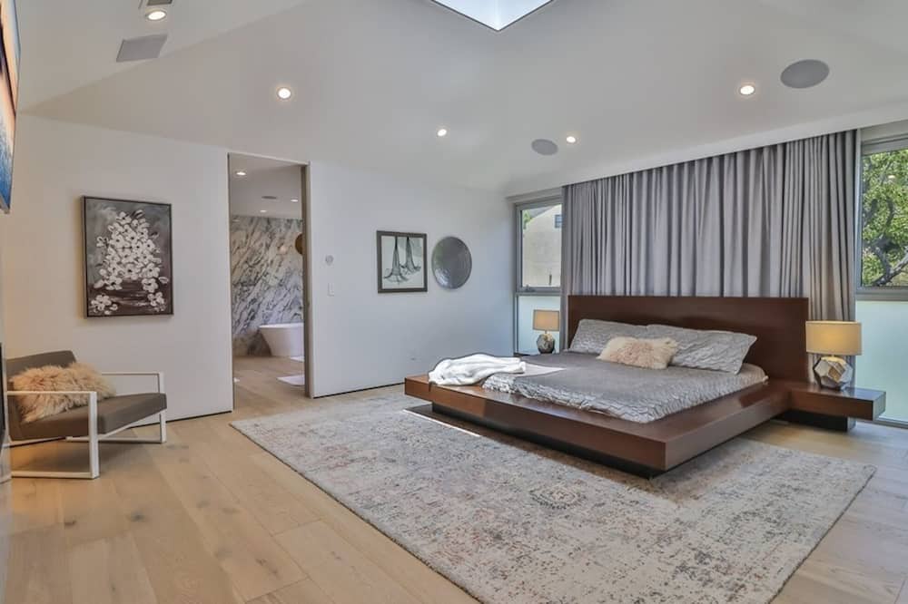 Photo of Bedroom in Sawtelle