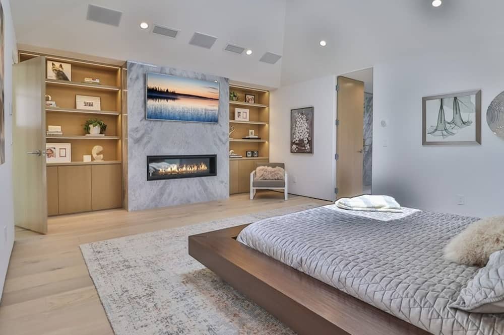 Photo of Bedroom in Sawtelle